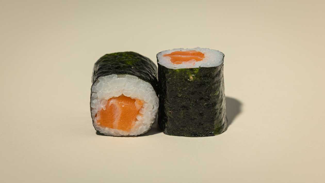 Salmon Hosomaki