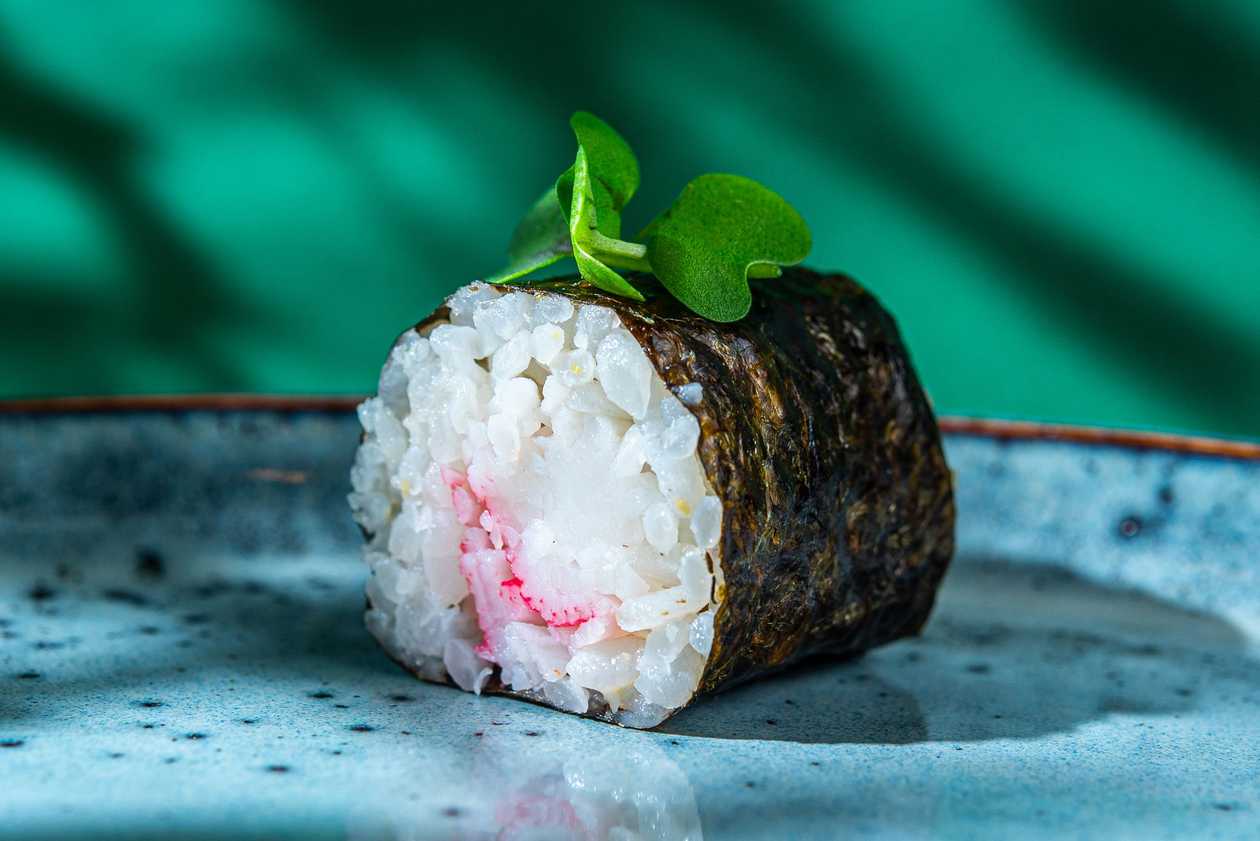 52. Хосомаки со снежным крабом (6 шт.)