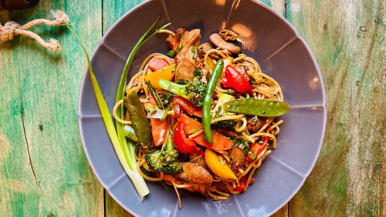Stir fry nuudlid kanaga