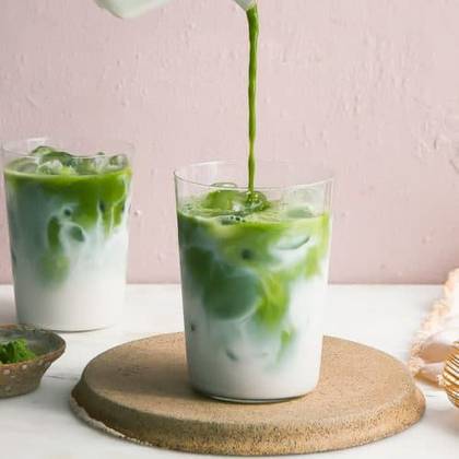 Matcha latte na ledu