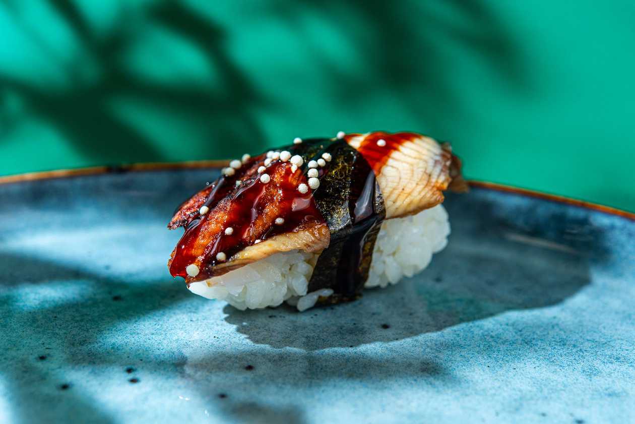 62. Нигири с угрем (1 шт.)