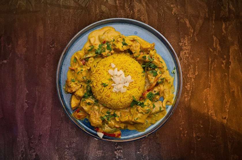 CHICKEN CURRY