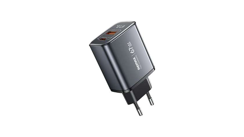 Remax 67W Digital Display Fast Charging (UA-AC67W)