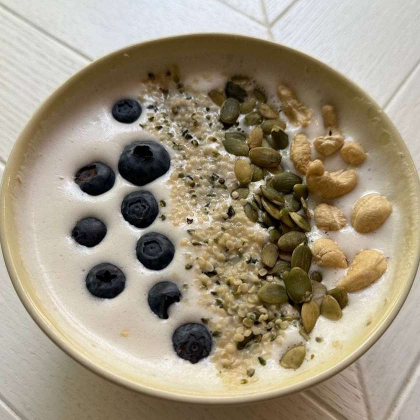 Кіноа на кокосовому молоці з ягодами VEGAN (300г)