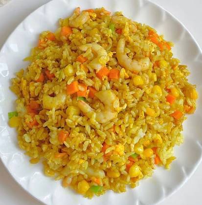 22.Arroz frito  com caril e camarão