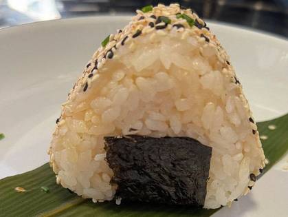 ONIGIRI  ŁOSOŚ