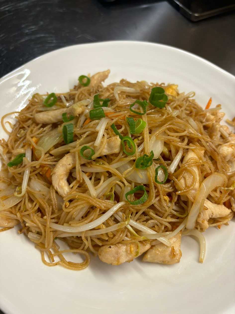 Rice Noodles with Chicken
