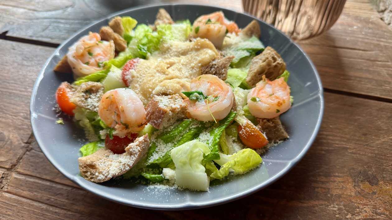 Caesari salat tiigerkrevettidega