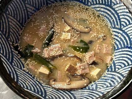 MISO ZUPA Z TUŃCZYKIEM