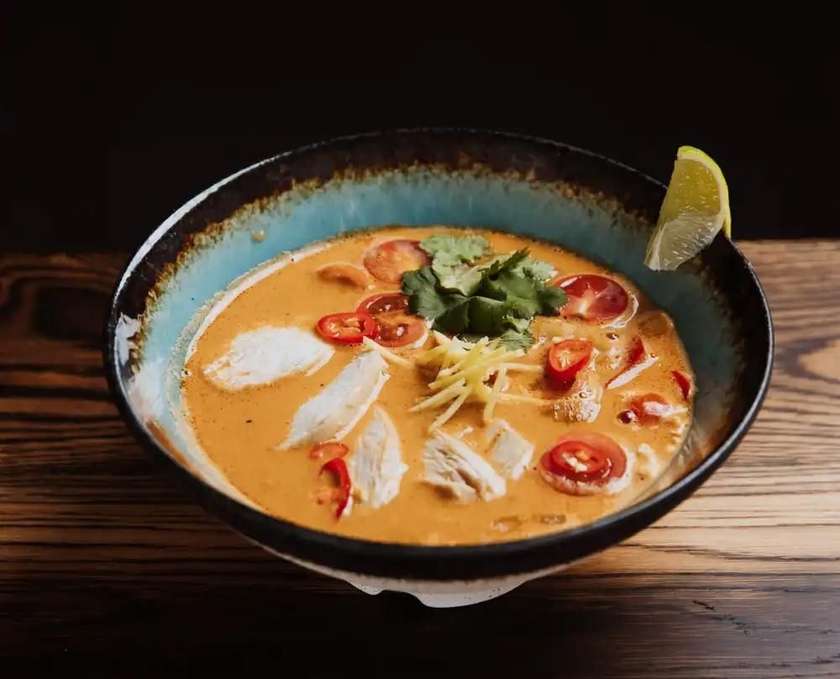 Tom Yum Gai Nam Khon