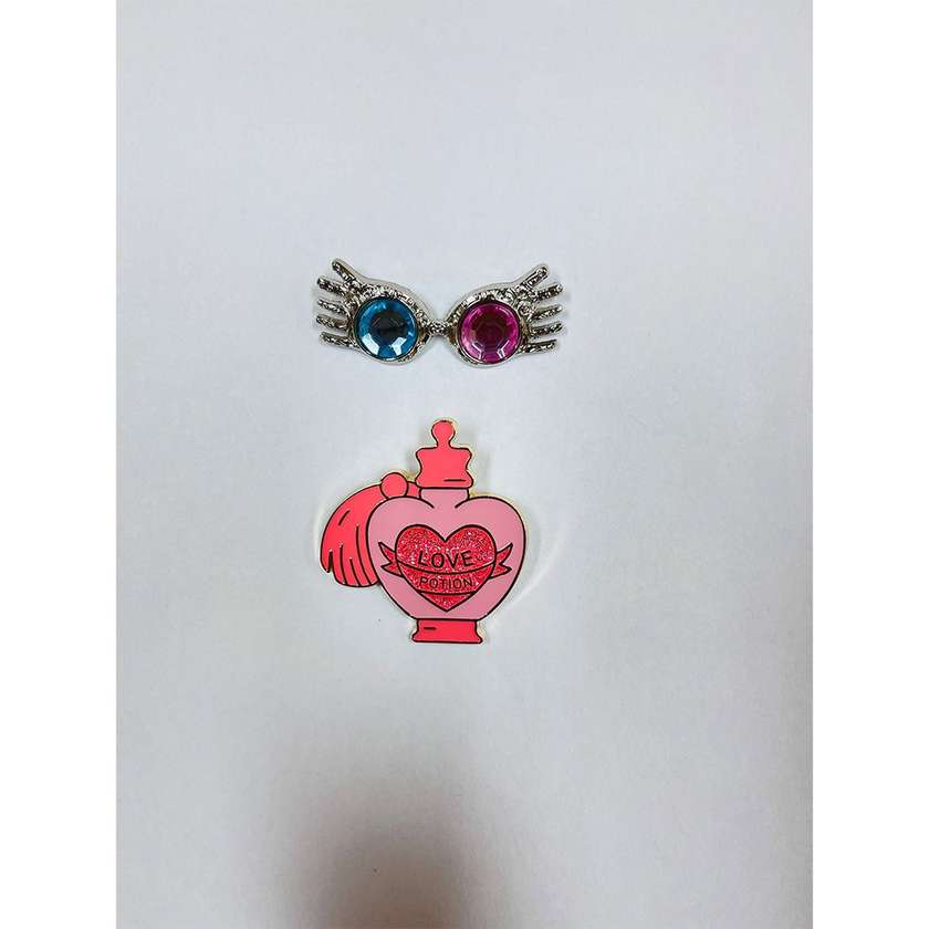 Harry Potter Love Potion & Lunas Spectrespecs Badges
