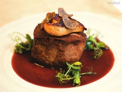 Steak Richelie with asparagus