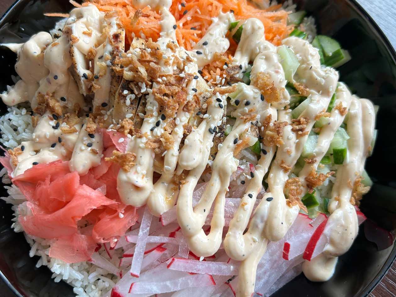 POKE BOWL S KURACÍM