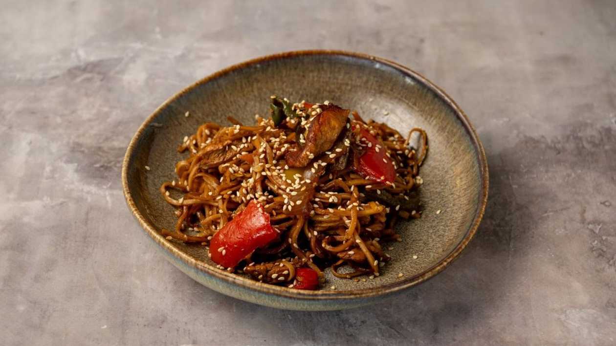 Noodles Με Κοτόπουλο Kαι Λαχανικά