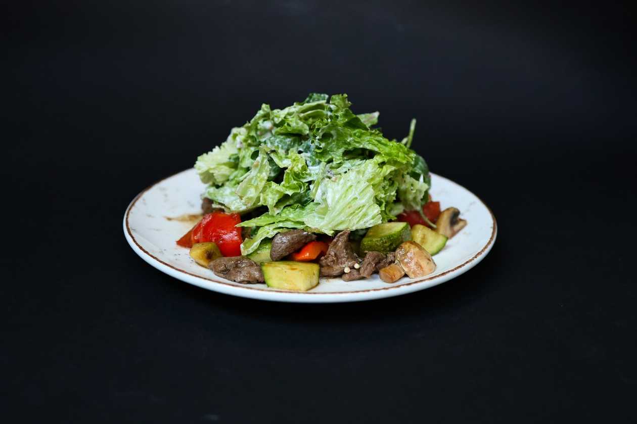 Warm Salad with Veal (300g)