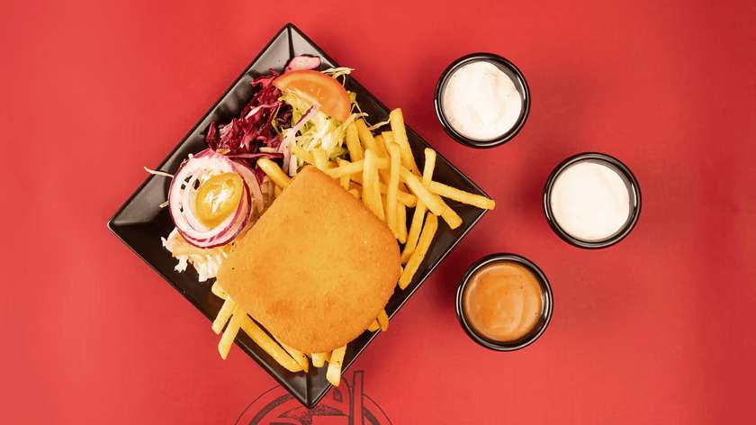 Smažený sýr, hranolky