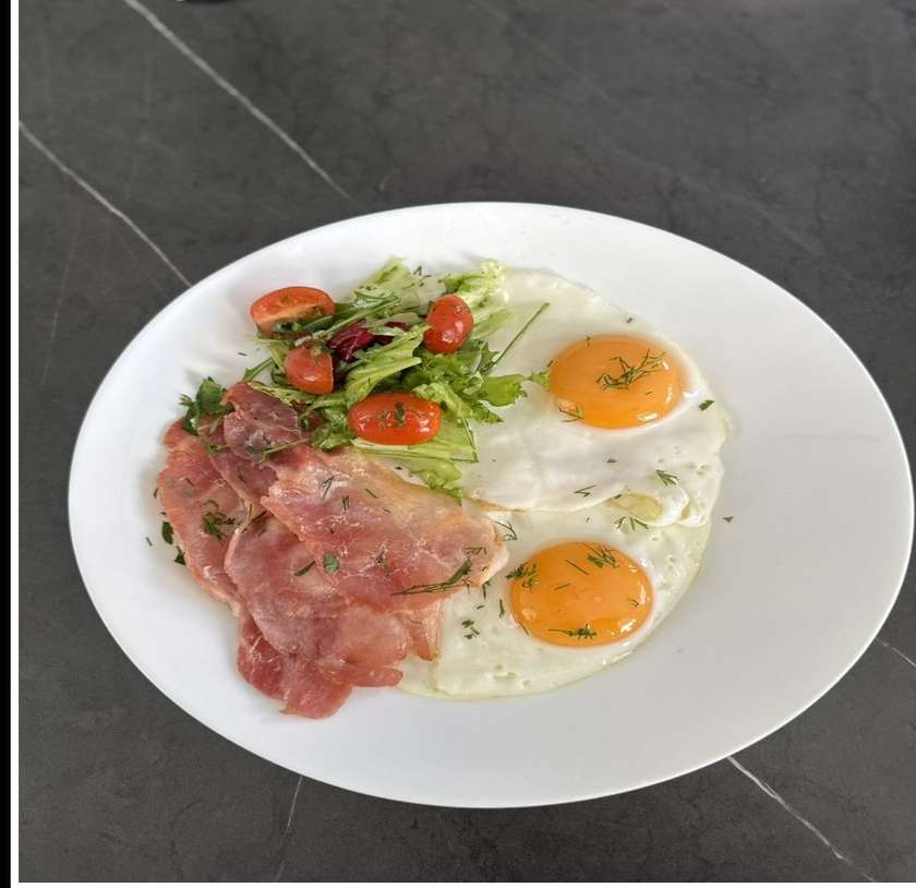 Scrambled Eggs with Bacon and Salad