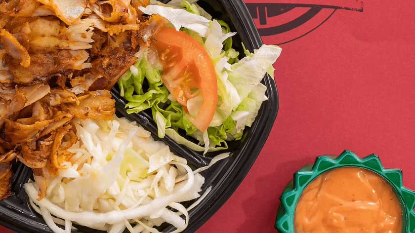 Malý kebab s míchaným salátem