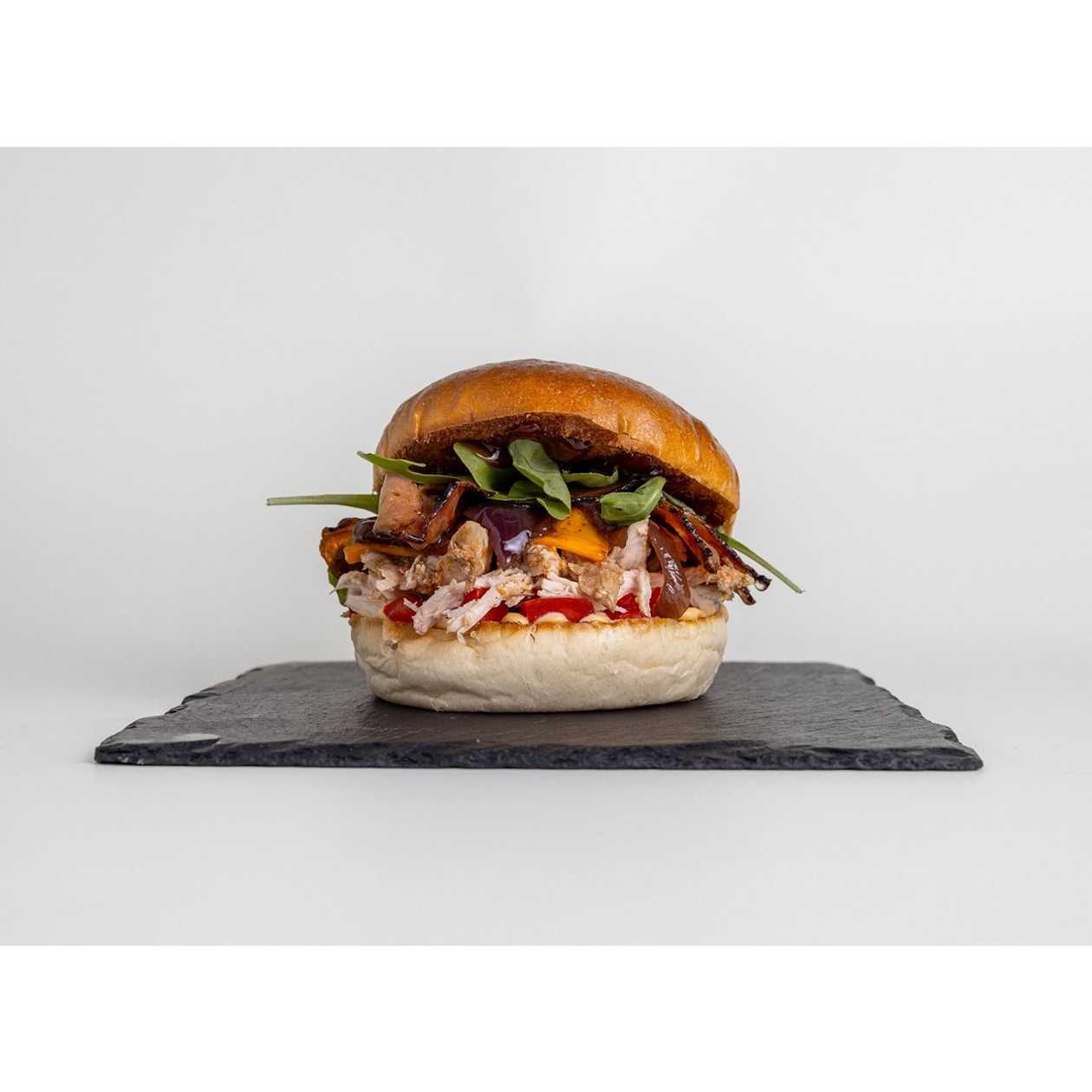Burger S Trhaným Kuřecím Masem