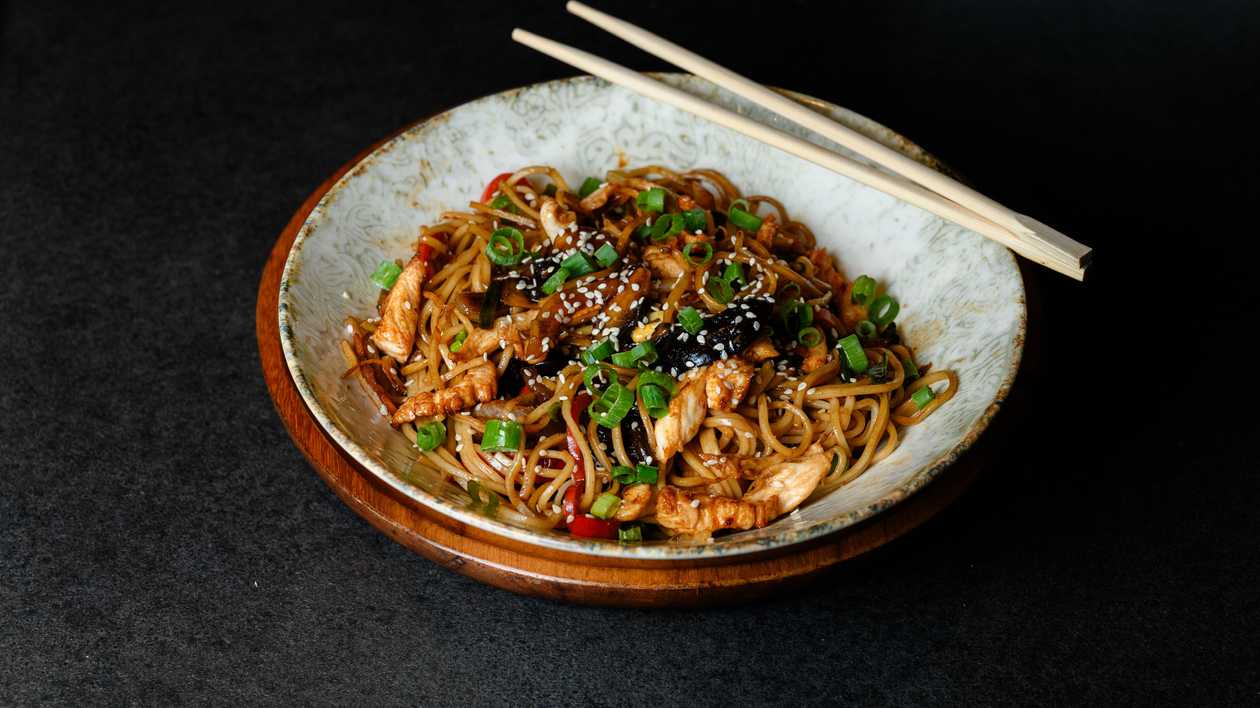 Noodles cu pui 400gr