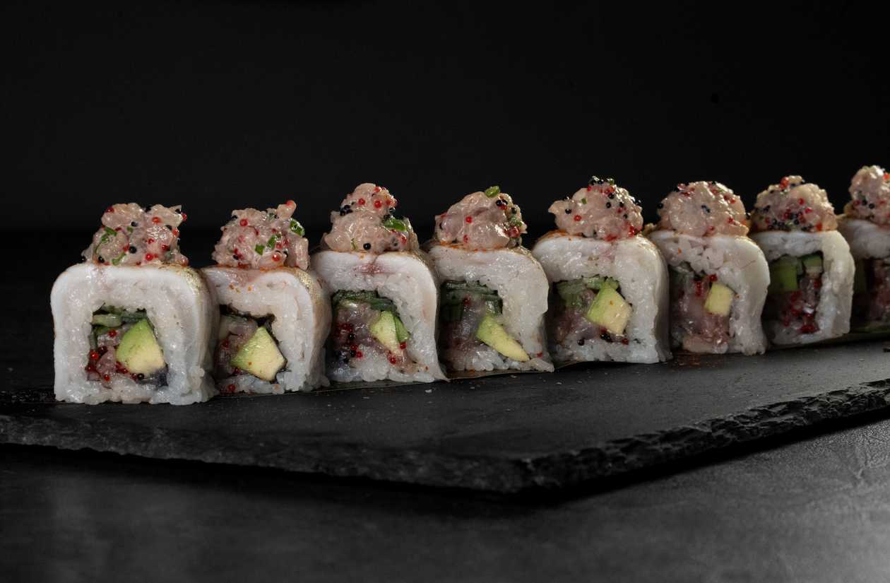 Seabass tartar roll