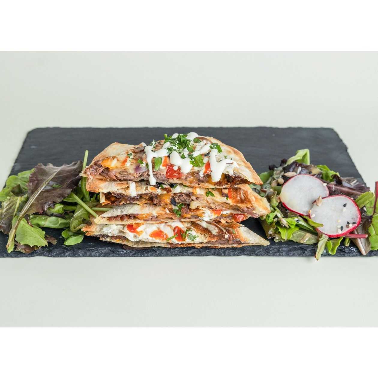 Quesadilla S Trhaným Hovězím Masem