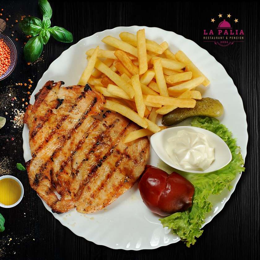 Grilled Chicken Breast with Potatoes and Garlic Sauce