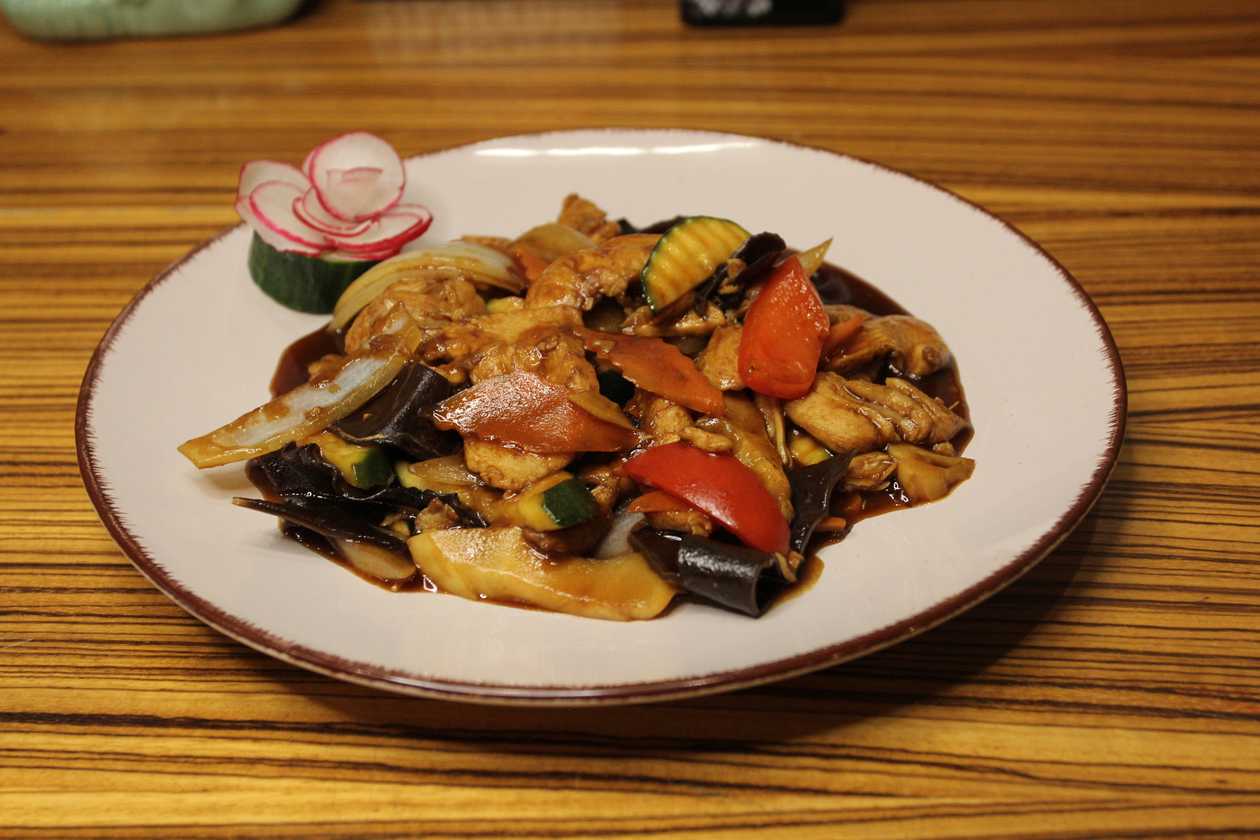 22.Chicken Szechuan style with rice