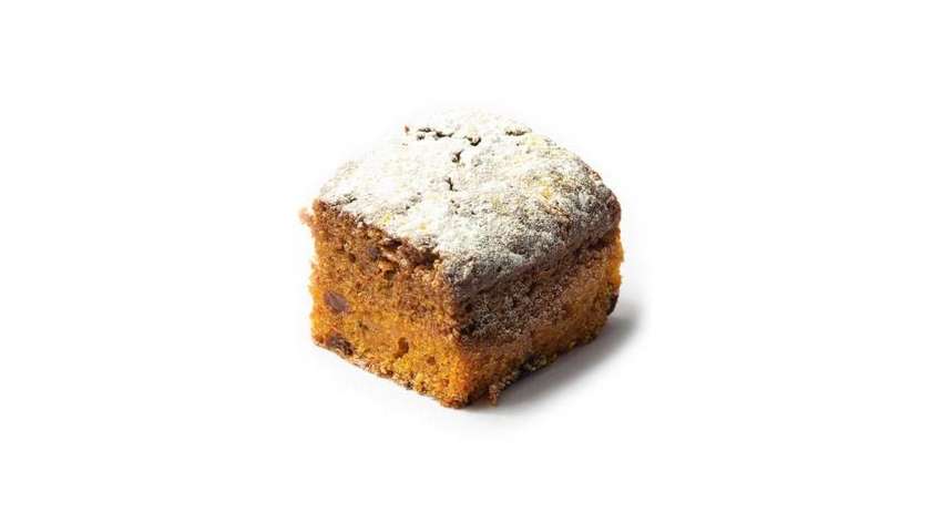 Carrot cake with cardamom