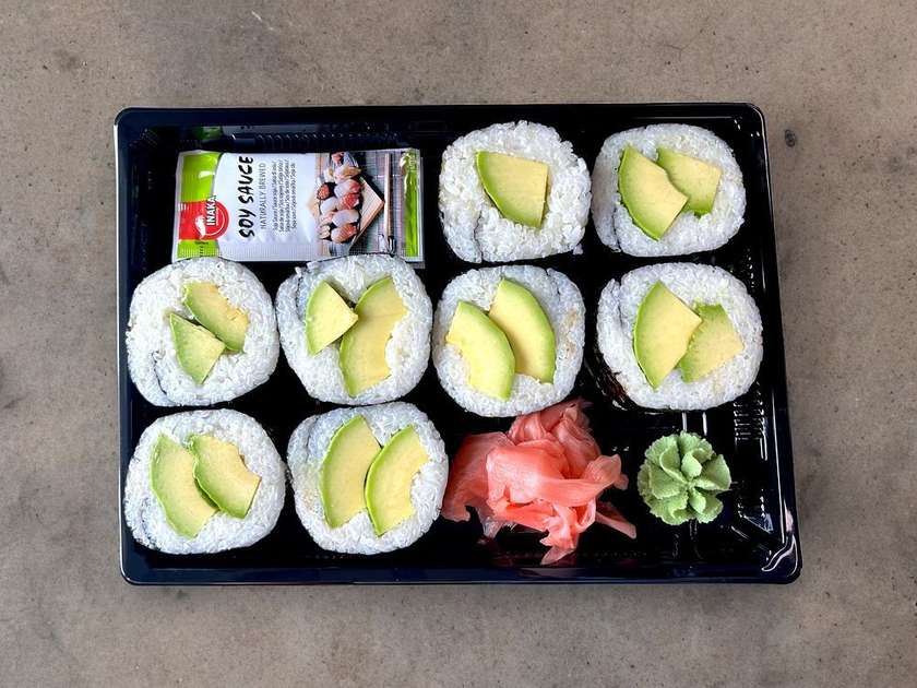 Avocado Maki(11) 8 pcs