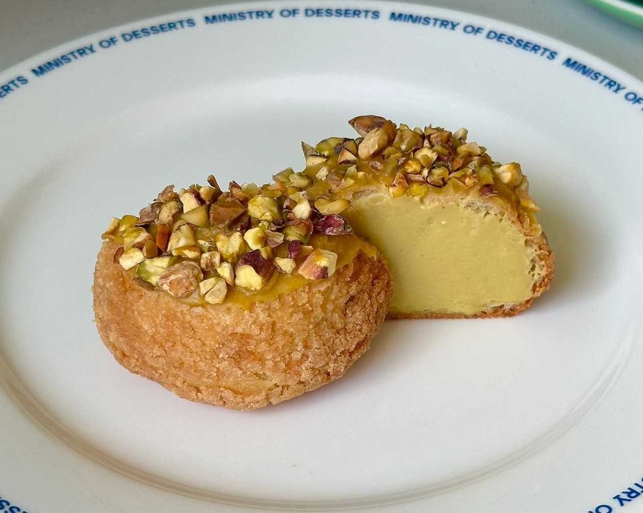 Pistachio shu with pistachio cream