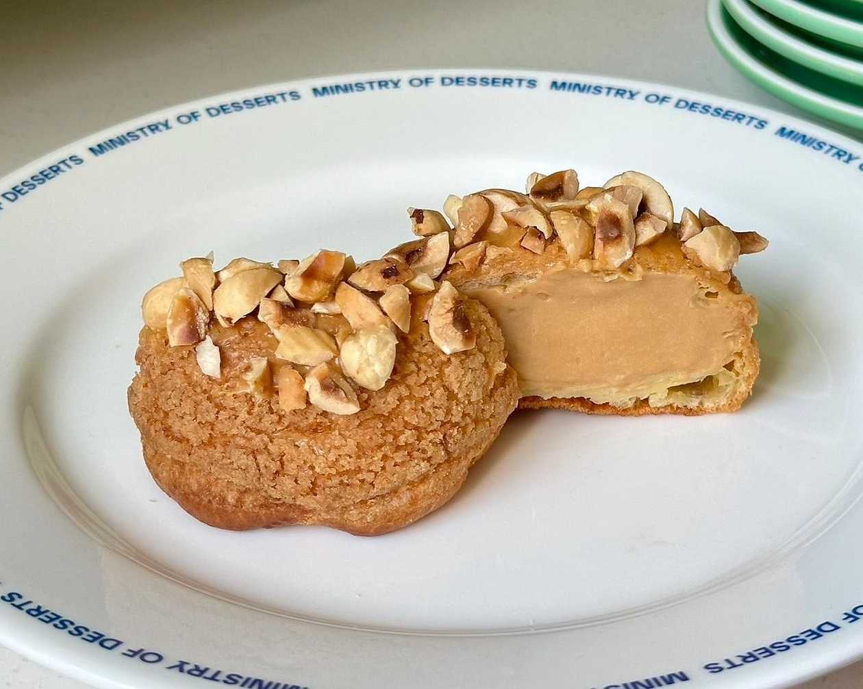 Shu with condensed milk and custard cream