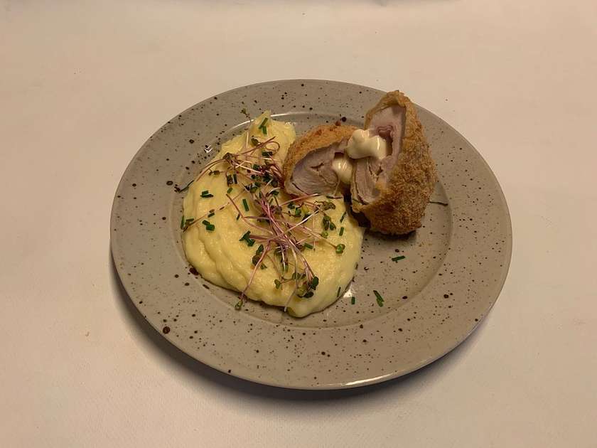 2) Kuřecí Cordon Bleu
