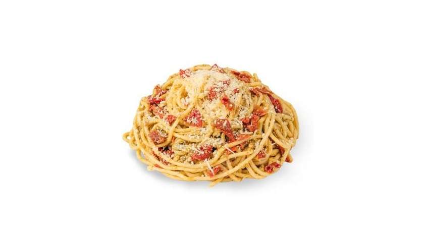 Pasta with pesto and sun-dried tomatoes