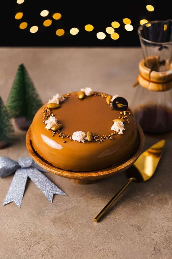 ŠOKOLADINĖ KARAMELĖ tortas