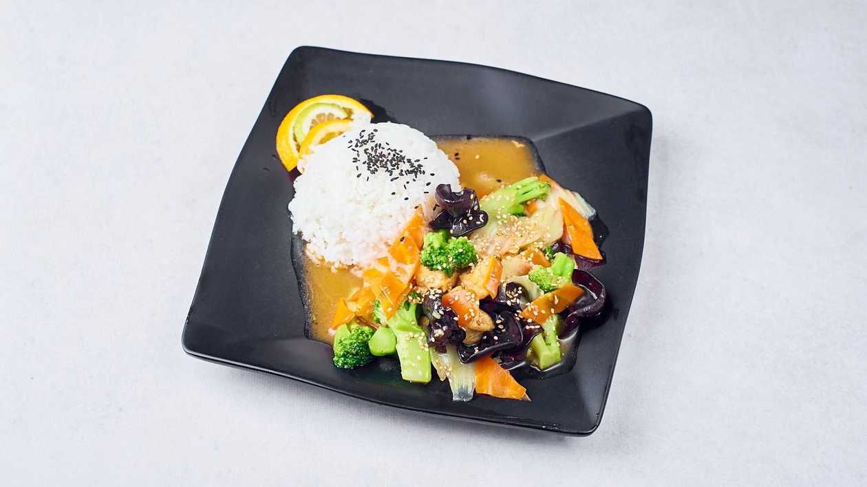 29A. Ryż z Warzywami i Tofu蔬菜豆腐盖浇饭