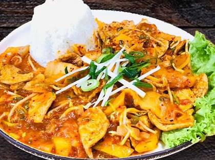 Stir-fried kimchi with tofu(1,6)