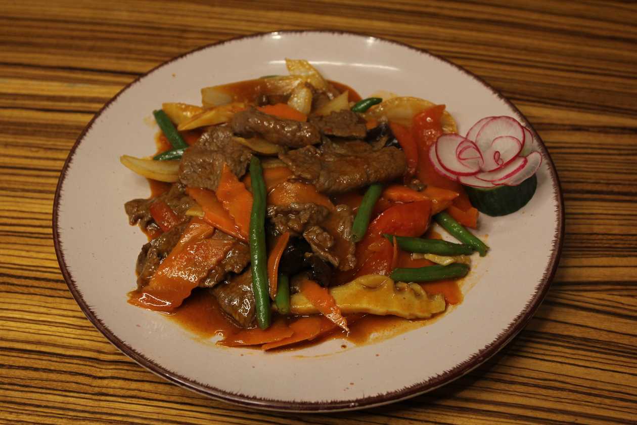 16.Bò Xào Mỹ Vị with rice