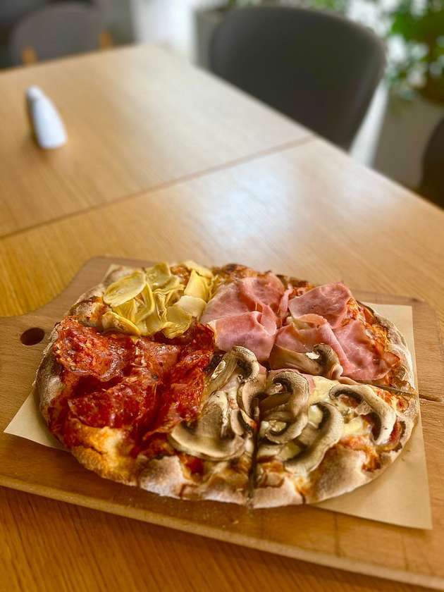 Pinsa Quattro Stagioni