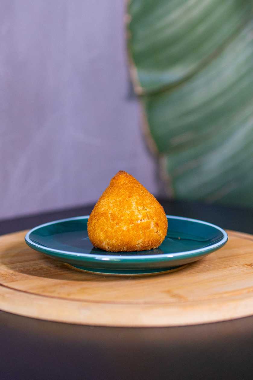 Chicken Coxinha with Catupiry + Drink