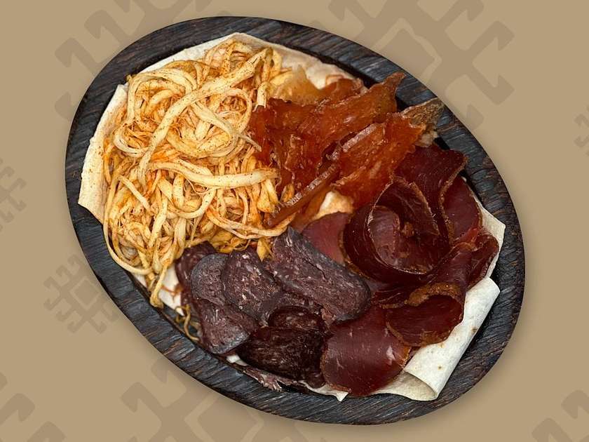 Грузинська тарілка на компанію