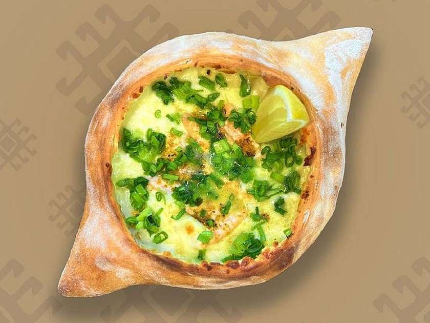 Хачапурі по-аджарськи з лососем