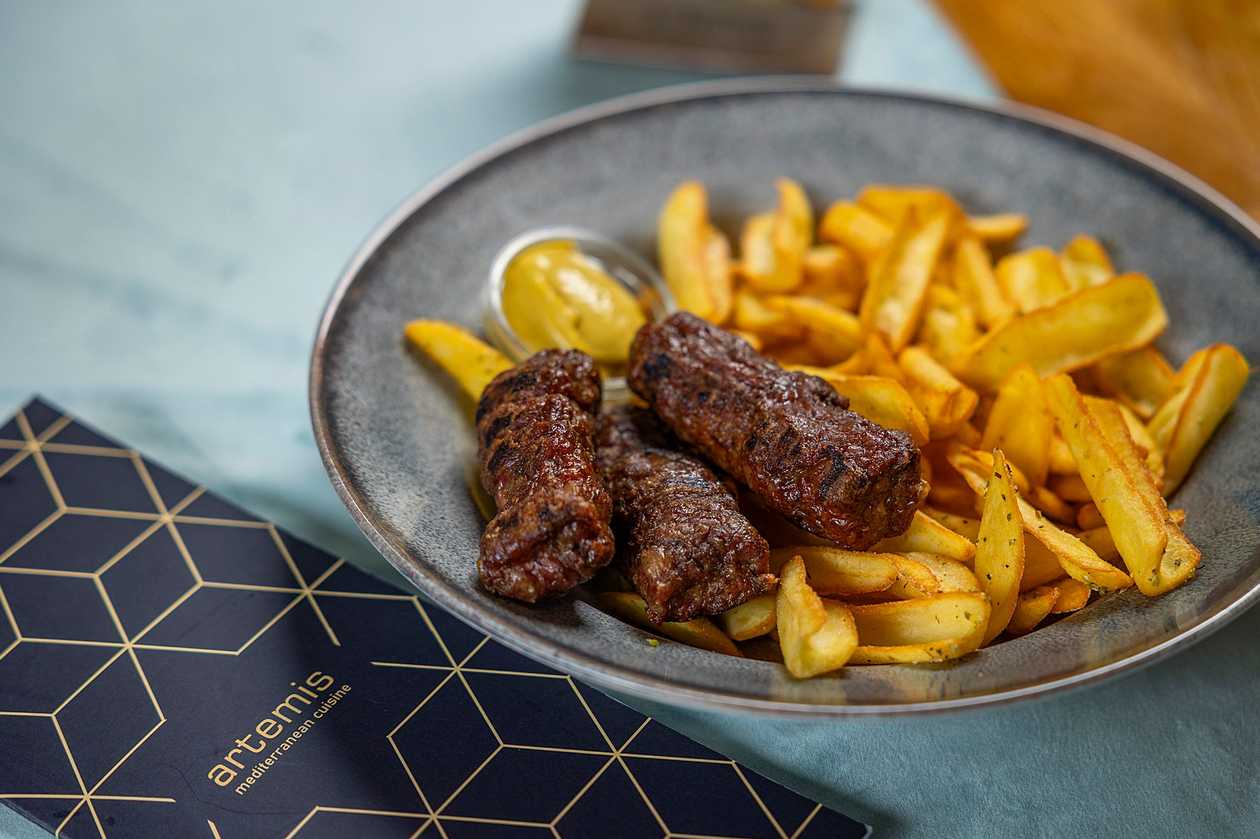 Ostrich Minced Meat Rolls with Mustard & French Fries (4 pcs)