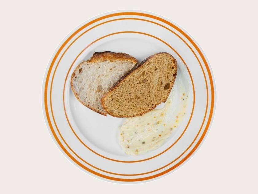 Хлібчик з маслом