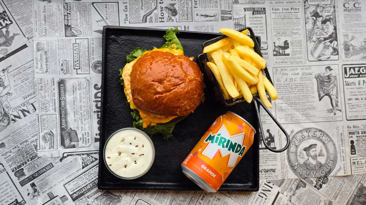 Pulled Chicken BBQ Burger Set