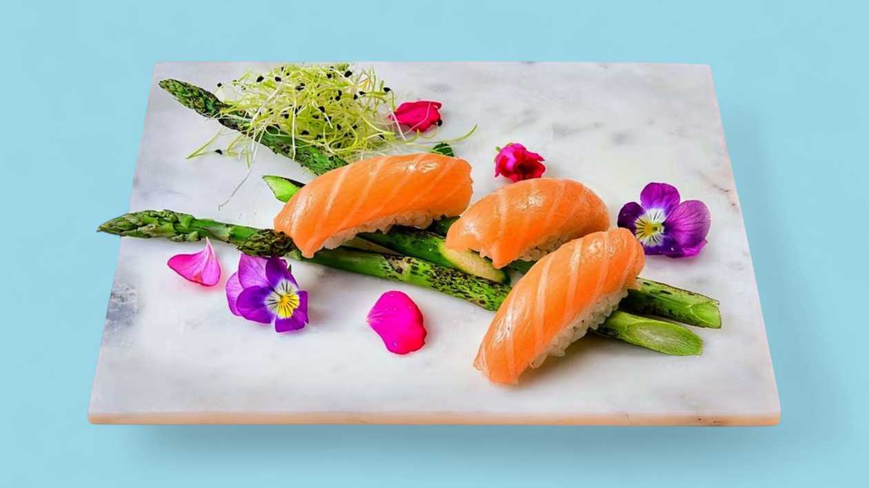 Nigiri sake (łosoś) 3 szt.
