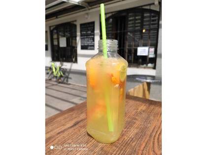 Naše Pomerančová limonáda s pomerančem  0,5L