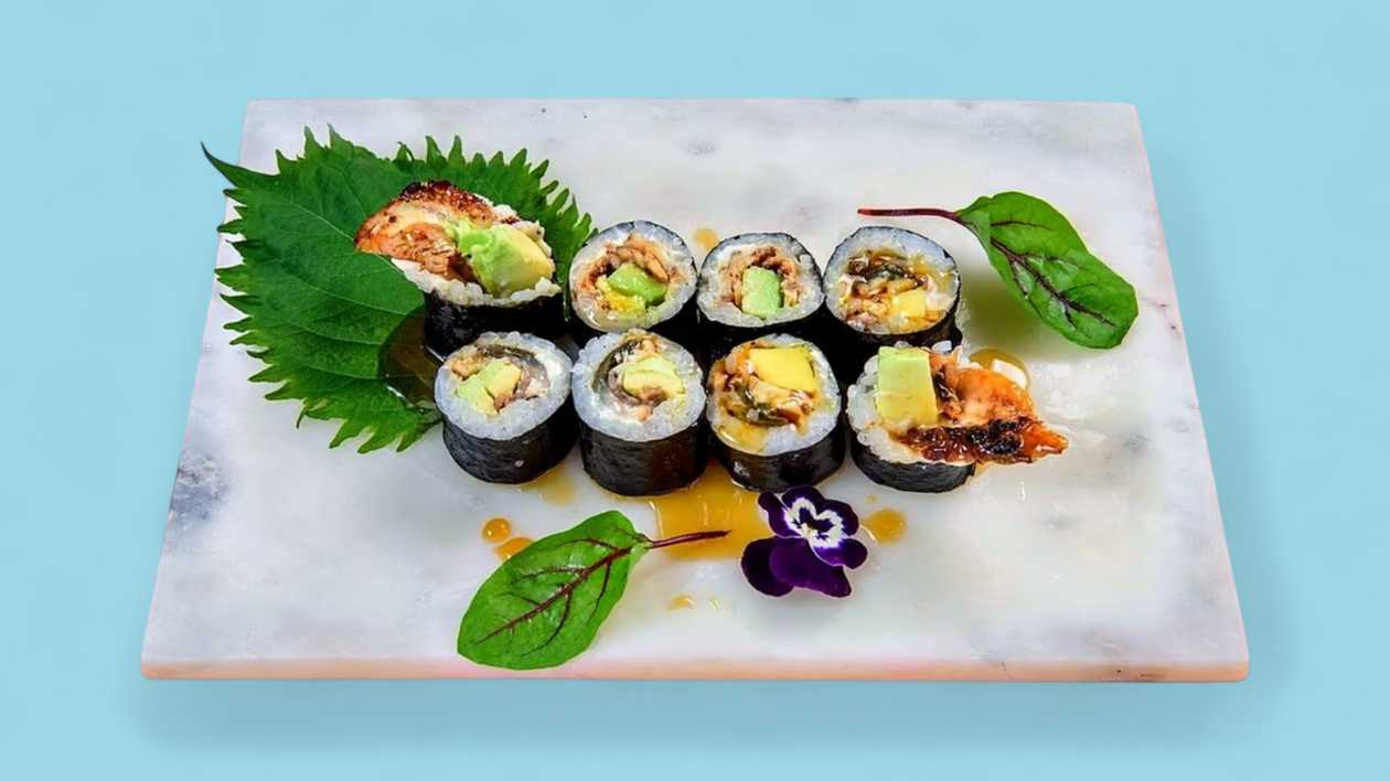 Maki unagi (węgorz), awokado, mayo 8 szt.