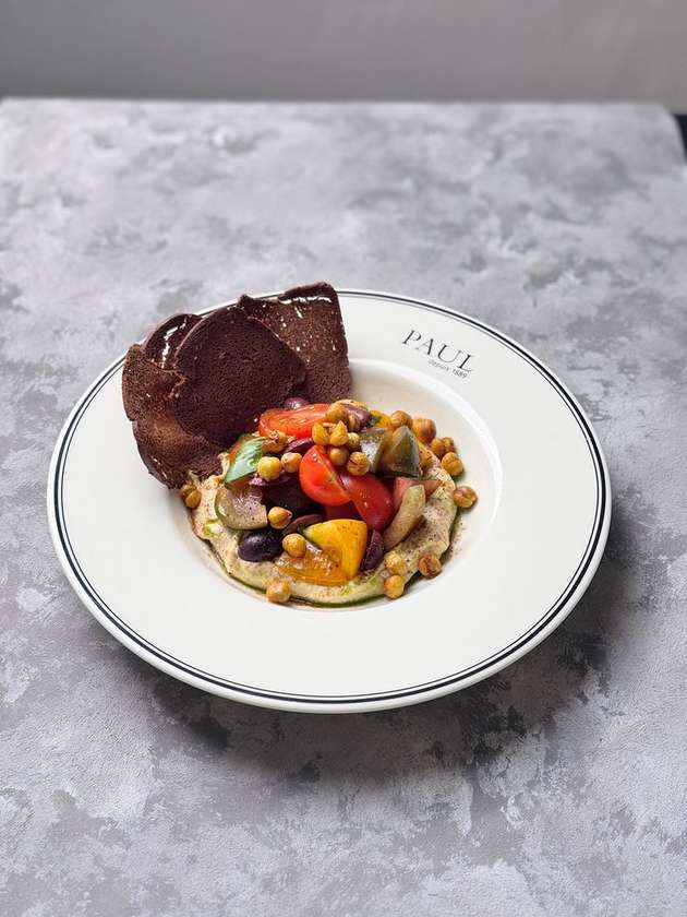 Hummus with vegetable ratatouille