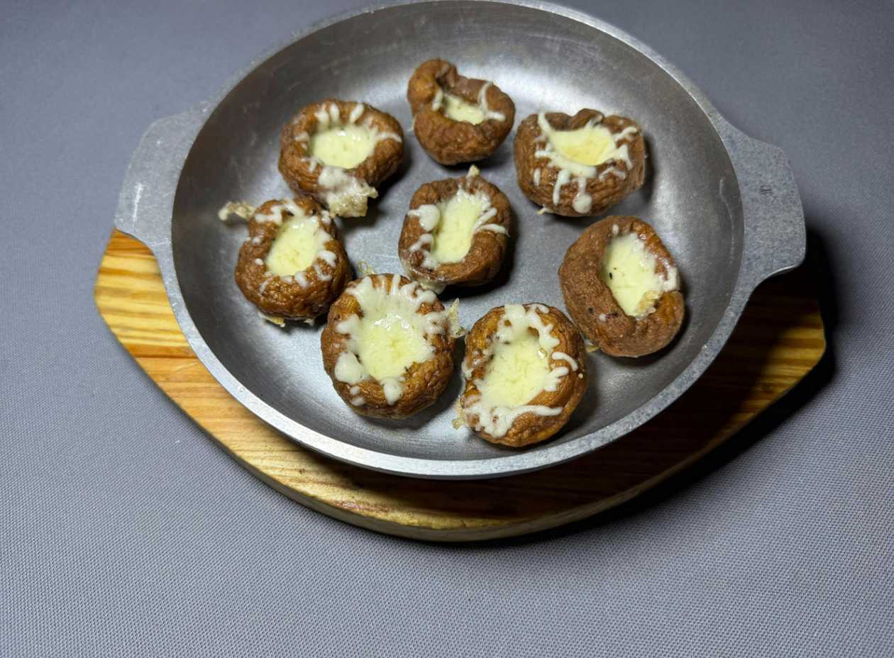 Göbələk Qızartma (pendirli)